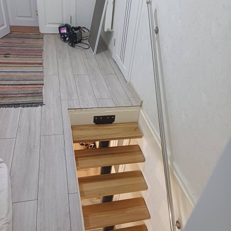 Прямая внутренняя лестница из металла и дерева для верхнего этажа, современный дизайн Linea SteelWood